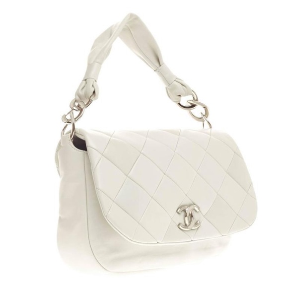 Authentic Chanel flap bag pillow white cream - Picture 7 of 17